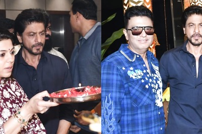 Shah Rukh Khan Makes a Midnight Visit To T Series Office, Offers His Prayers to Lord Ganpati; Watch