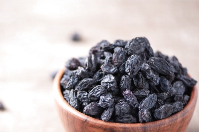 From Reducing Hair Fall to Keeping Anaemia At Bay, Here are Health Benefits of Black Raisins