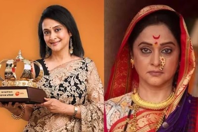 Mrinal Kulkarni Wins Maharashtracha Favourite Kon Award 2023 For Best Supporting Actress