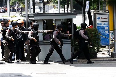 IS-linked suicide attackers hit Indonesian capital; 7 killed