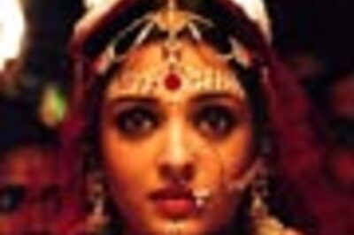 Photogallery: Ash's many faces and phases | Hot at 35+