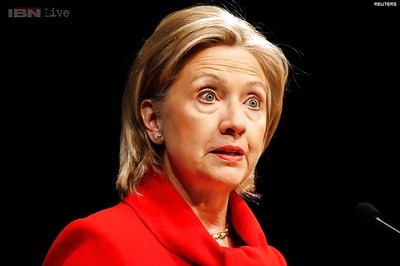 US: Shoe thrown at Hillary Clinton during speech