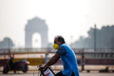 Delhi Air Quality Turns 'Very Poor' For The First Time This Season, Calm Winds & Local Pollutants to Blame