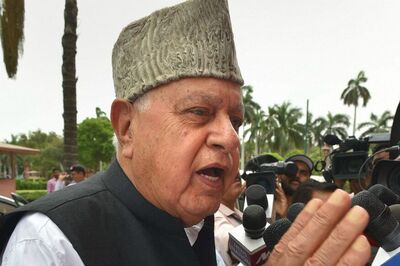 Farooq Abdullah, Hasnain Masoodi Release Rs 1 Crore Each From MPLAD Funds to Check Coronavirus Spread in J&K