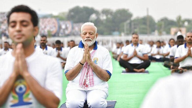 International Yoga Day: Govt Makes Grand Plans, This Year’s Theme to be 'Yoga at Home and Yoga with Family'