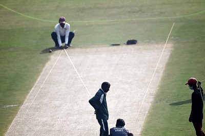 IND vs BAN: Kanpur Curator Suggests Pitch to Have 'Chennai Match Feeling'; Help Both Pace and Spin for 2nd Test