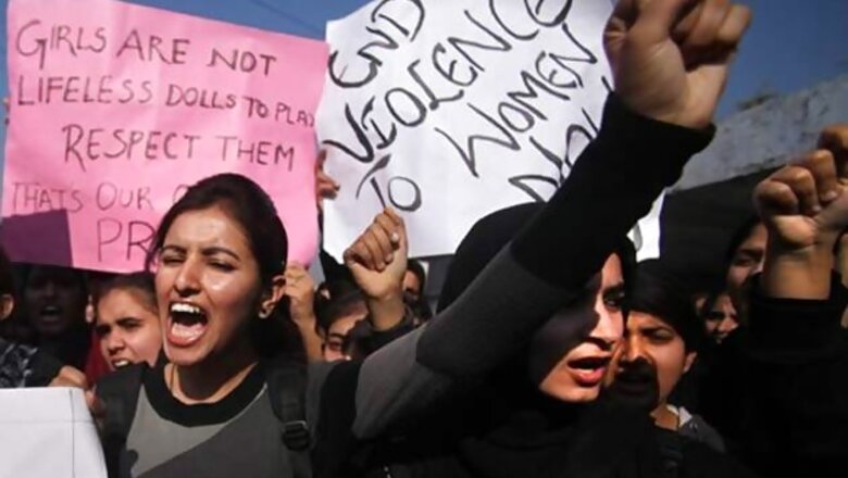 Parents of Delhi gangrape accused lock themselves
