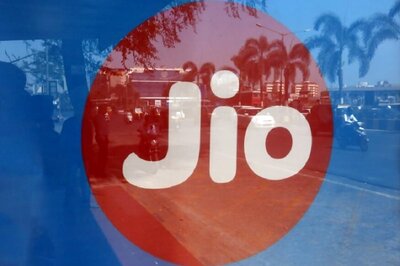 Abu Dhabi State Fund in Talks to Invest $1 Billion in Reliance's Jio Platforms