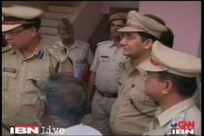 Undertrial prisoner escapes after court hearing, 3 cops held