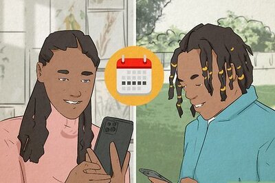 How Many Days Should I Wait to Text Him? Here's What Dating Experts Say