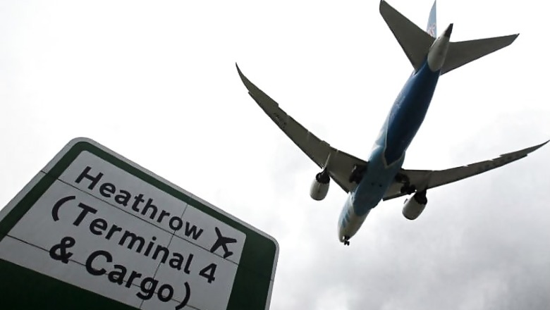 'Vote No, Heathrow': Protesters Stage 'Lie in' Against UK Vote