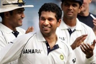 Ex-cricketers bat for Tendulkar