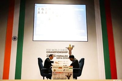 Anand-Topalov game three ends in a draw