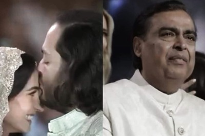 Anant Ambani Hugs, Kisses Emotional Radhika Merchant, Mukesh Ambani Breaks Down; Video Goes Viral
