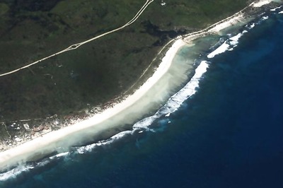 Tsunami alert issued after large quake hits off Vanuatu