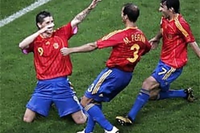 Spain brush aside fighting Tunisia