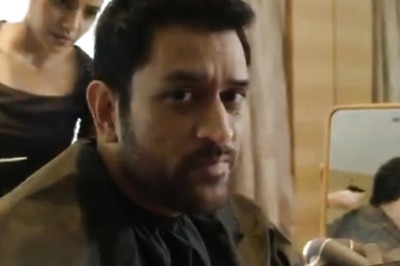 MS Dhoni gets back 2011 hairstyle, urges Team India to clinch T20 World Cup