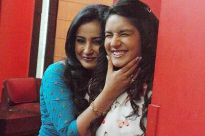 Snapshot: Gippi's off-screen bond of love with her mother