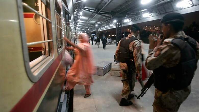 Pakistan summons Indian diplomat over Samjhauta Express cancellation, 200 passengers stranded