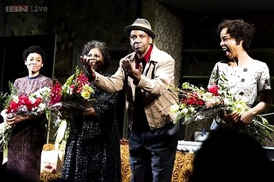 President Obama goes to see Denzel Washington in 'A Raisin in the Sun'