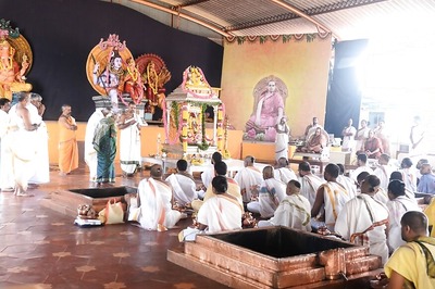 Fearing a Political Omen, Karnataka Politicians Rush to 'Pacify' the Moon on Lunar Eclipse Day