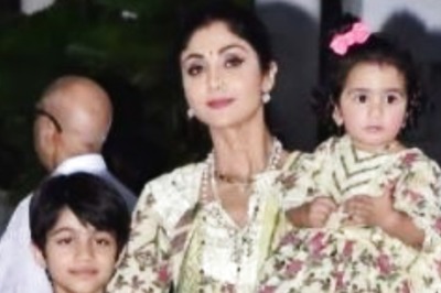 Shilpa Shetty Bids Goodbye to Lord Ganesh with Son Viaan and Daughter Samisha