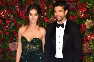Farhan Akhtar, Shibani Dandekar Flaunt Their Rings on Instagram, Netizens Wonder If They're Engaged