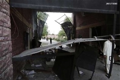 Militants attack Pak jail, free nearly 400: Police