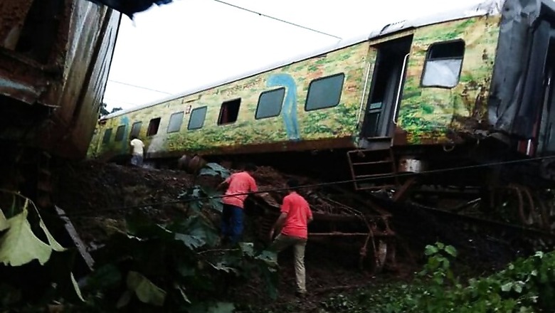 Mumbai-Nagpur Duronto Express Derails at Asangaon, Train Services Hit