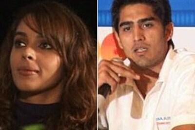 Boxer Vijender turns singer for Mallika Sherawat