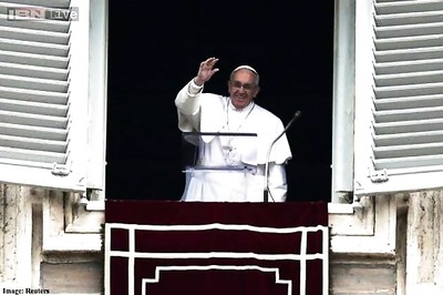 Pope says feels great pain over Pakistan church attacks