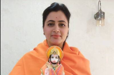 Hanuman Chalisa Row: Won't Arrest MP Navneet Rana and Her Husband Till June 9, Mumbai Police Tell Court