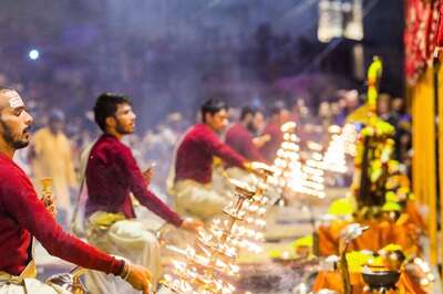 Aaj Ka Panchang, May 7, 2023: Check Out Tithi, Shubh Muhurat, Rahu Kaal and Other Details for Sunday
