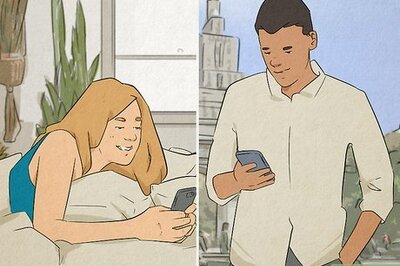 What Does a “Hiiii” Text Mean from a Guy or Girl?