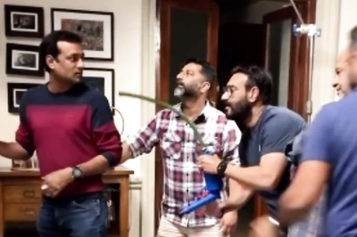 Ajay Devgn Pulls A Prank On Photographer In This Video And We Can't Stop Laughing