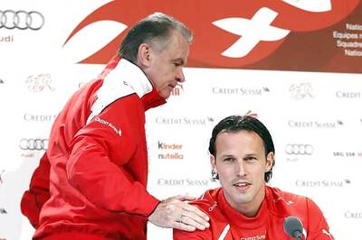 Swiss coach Hitzfeld faces attacking conundrum