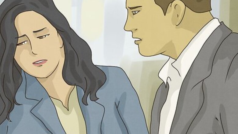 10+ Signs That a Guy Is a Creeper