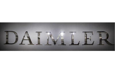 Daimler CEO eyeing partnership with Apple, Google: Report