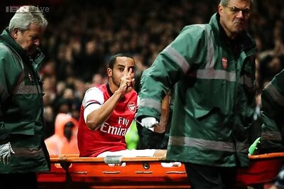 Theo Walcott out of World Cup with knee injury