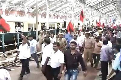 Cauvery Row: Rail Roko Agitations Continue for Second Day in Tamil Nadu