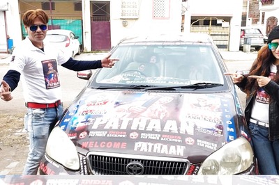 'Anything For SRK': As Pathaan Released, This is How These Shah Rukh Khan Fans Painted Their Car