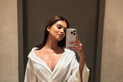 Sexy! Tara Sutaria Flaunts Ample Cleavage In A Bathrobe, See Hot Photo