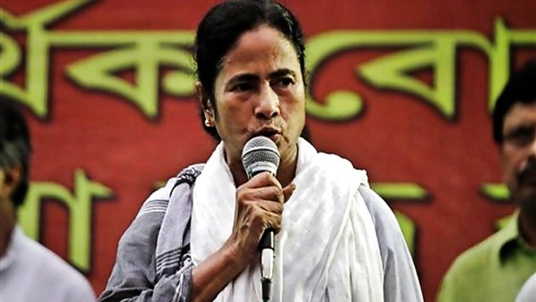 WB Assembly passes motion opposing FDI in retail