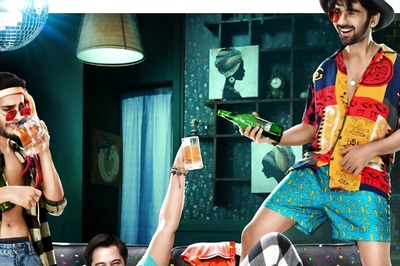 Feels Like Home First Poster: Preet Kammani, Mihir Ahuja, Dolly Singh Prepare To Take You Back To College