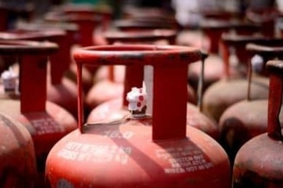 LPG 19-Kg Commercial Cylinder Price Cut Today; Will Domestic Cooking Gas Become Cheaper?