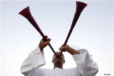 Sound the vuvuzela for a laugh on oddly 2010