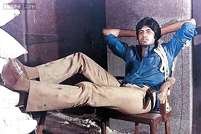 Amitabh Bachchan's iconic knotted shirt in 'Deewar' was a tailoring error