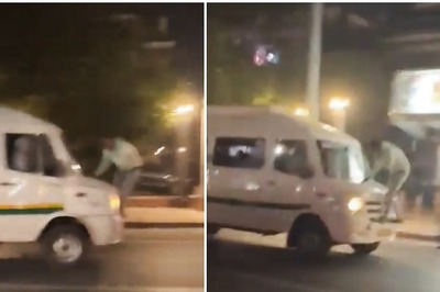 Delhi Road Rage: Man Hit by Minibus, Gets Carried on Bonnet For Several Metres; No One Injured | WATCH