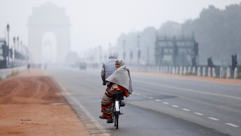 Mercury Dips in Most Parts of North India, Delhi Records Coldest November Morning Since 2003