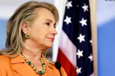Hillary Clinton says sorry for using private emails, calls it a mistake